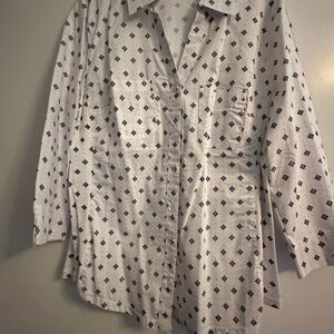 Nuco white 100% cotton shirt with silver metal buttons